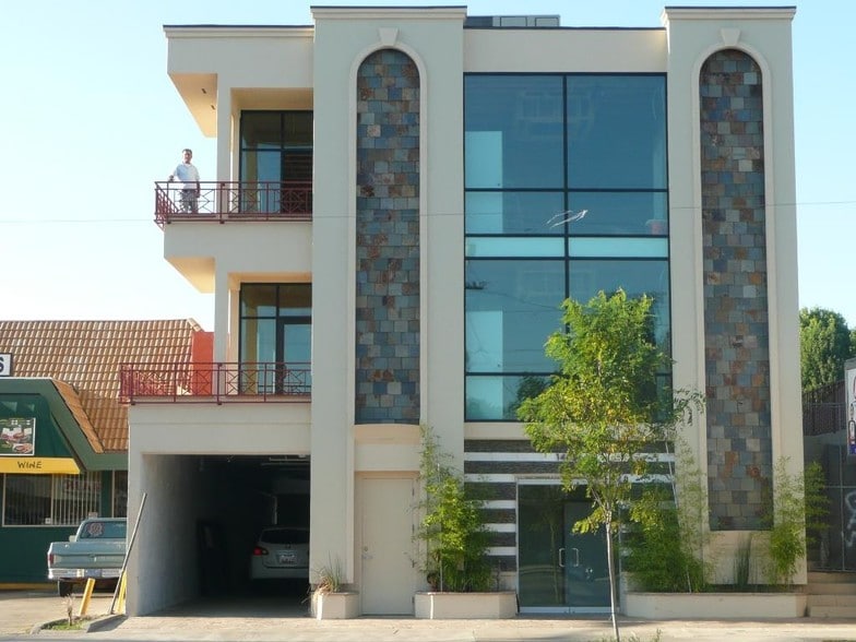 More Photos Of 14051 Burbank Blvd, Van Nuys Office For Lease