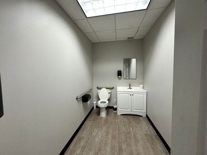 More Photos Of 1385 Weber Industrial Dr, Cumming Distribution For Lease