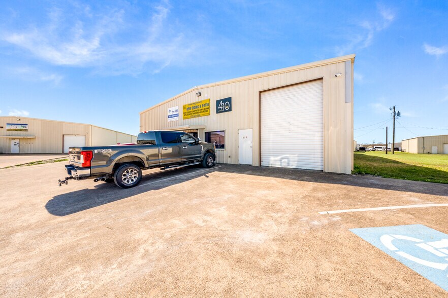 More Photos Of 110 Industrial Dr, Forney Showroom For Sale