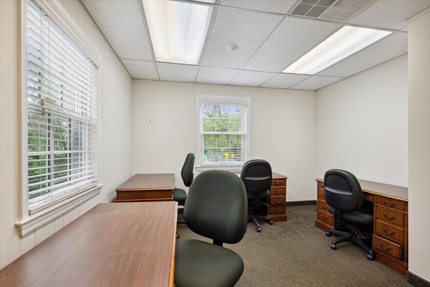 More Photos Of 55 Stirling Rd, Watchung Office For Lease