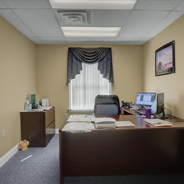 More Photos Of 1137 Kennebec Dr, Chambersburg Office For Lease