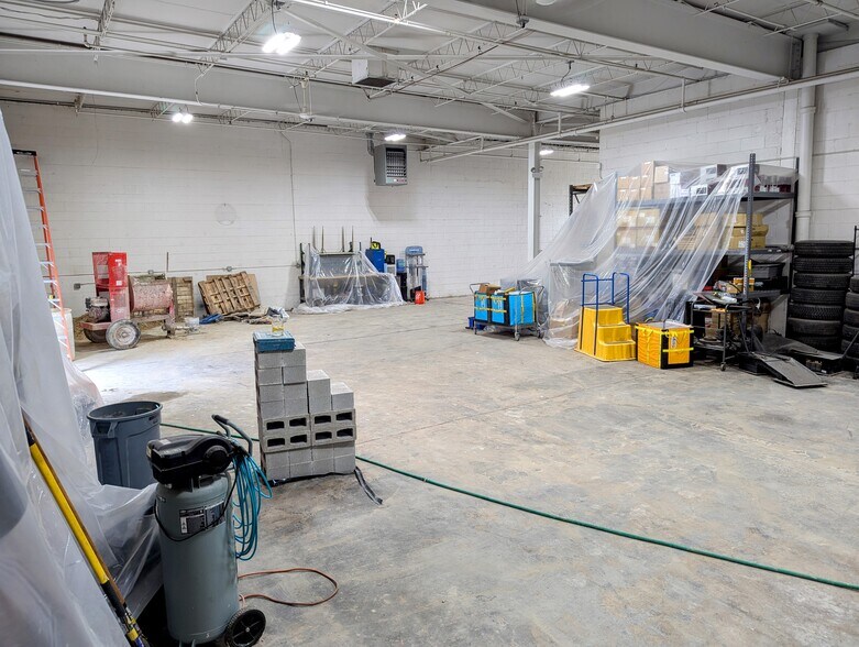 More Photos Of 115 E University Dr, Arlington Heights Warehouse For Sale