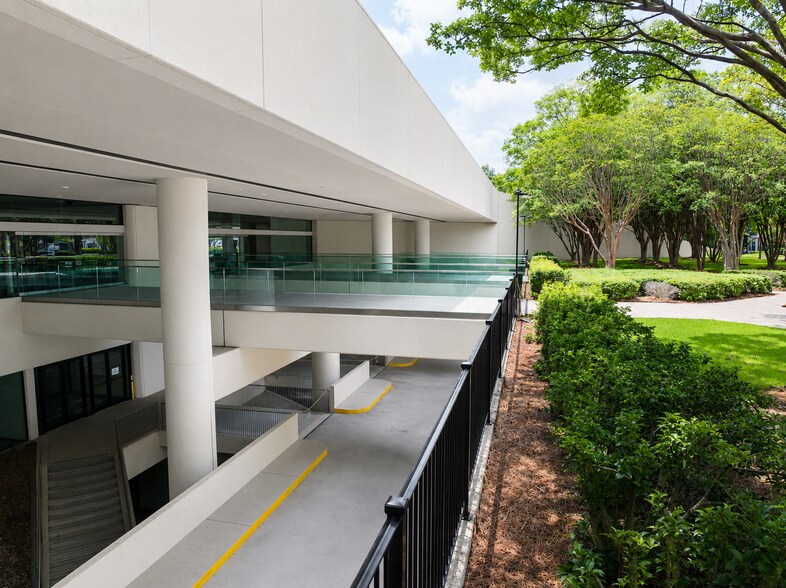 More Photos Of 3196 Highway 280 S, Birmingham Medical For Lease