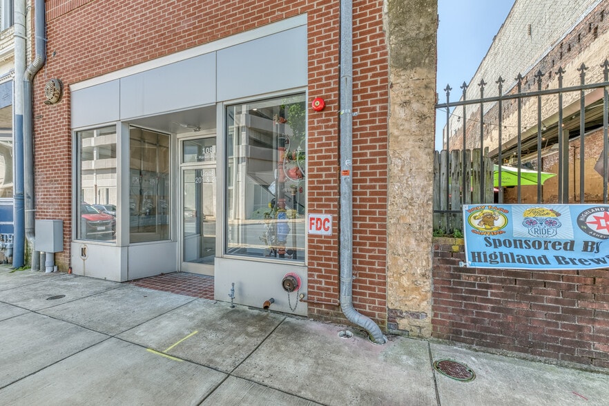 More Photos Of 213 E Main St, Johnson City General Retail For Lease