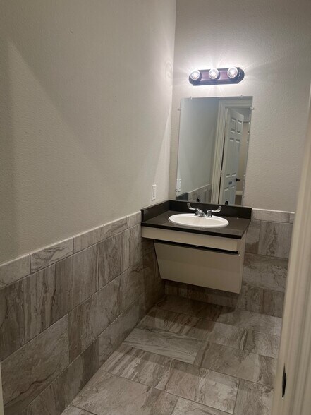 More Photos Of 8751 Collin McKinney Pky, McKinney Medical For Sale