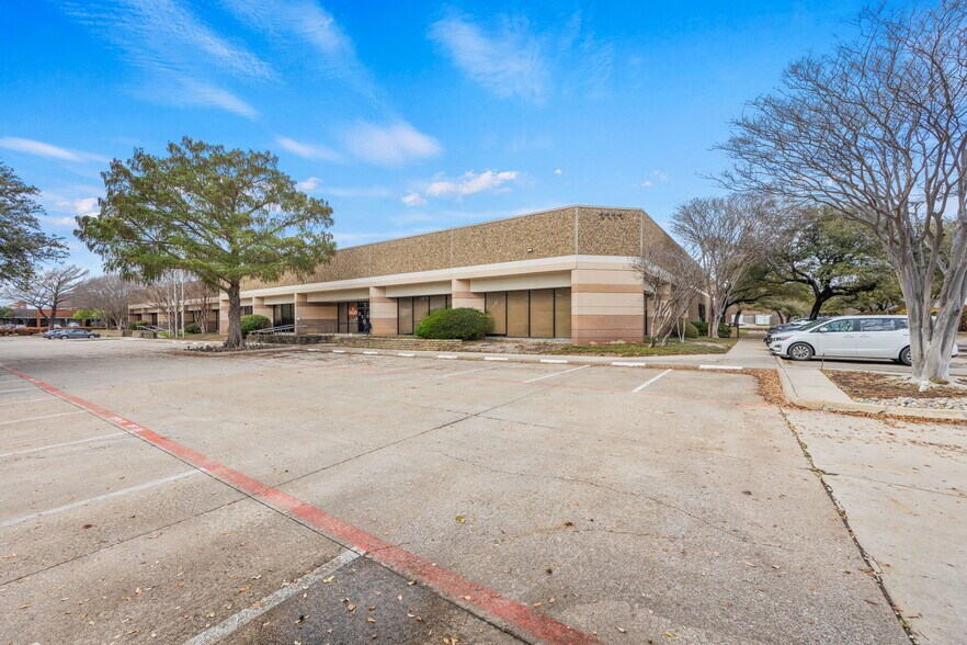 More Photos Of 1111 Digital Dr, Richardson Showroom For Sale