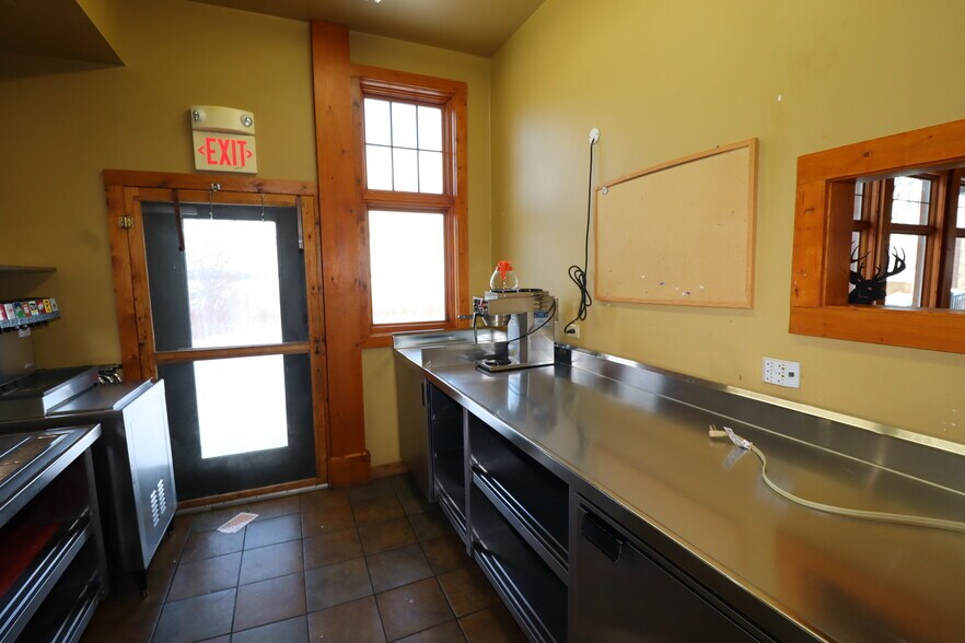 More Photos Of 30580 Hwy 2, Ashland General Retail For Lease