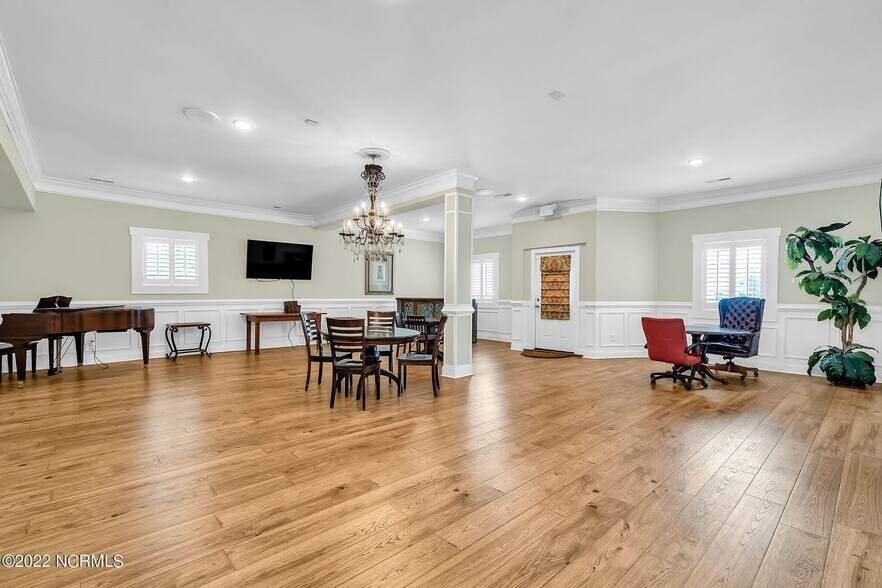 More Photos Of 803 Dawson St, Wilmington Storefront Retail Office For Sale