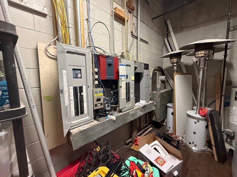 More Photos Of 802-812 N Easton Rd, Doylestown Storefront For Sale