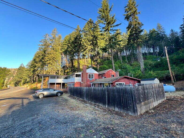 More Photos Of 45441 McKenzie Hwy, Leaburg Restaurant For Sale