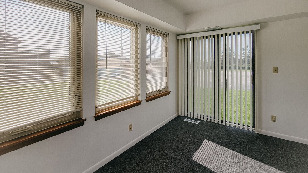 More Photos Of 5945 Sawmill Rd, Dublin Medical For Lease