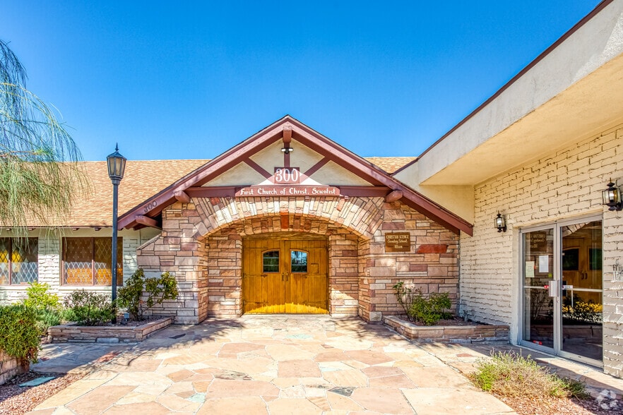 More Photos Of 300 S 7th St, Las Vegas Religious Facility For Sale