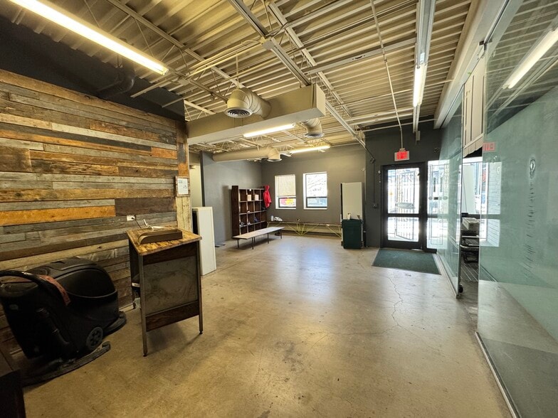 More Photos Of 1025 Acoma St, Denver Flex For Sale