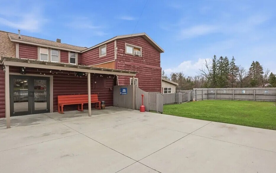More Photos Of 3719 Abbott Rd, Orchard Park Restaurant For Sale