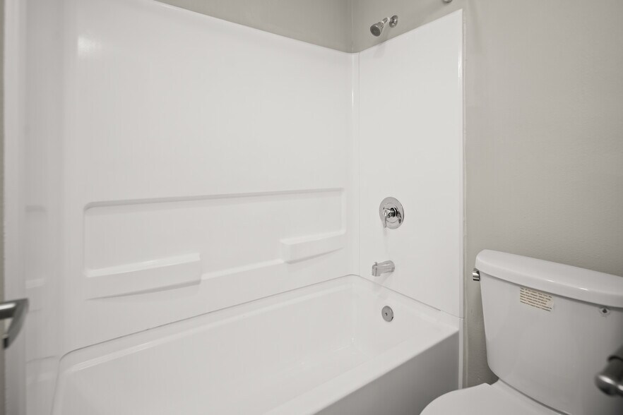 More Photos Of 725 Alturas Ln, Fallbrook Apartments For Sale