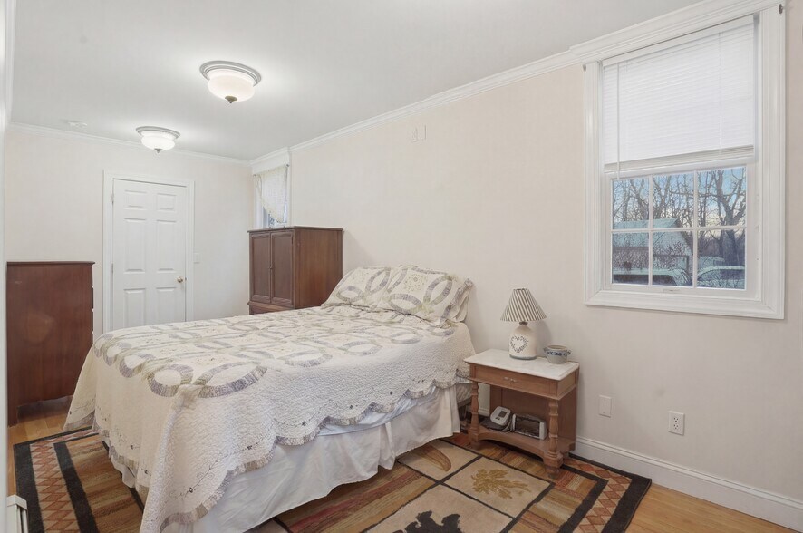 More Photos Of 106 Newport Bridge Rd, Warwick Multifamily For Sale