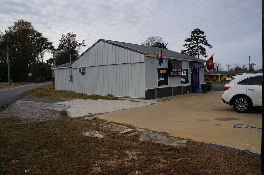 More Photos Of 33922 US Highway 280, Childersburg General Retail For Sale