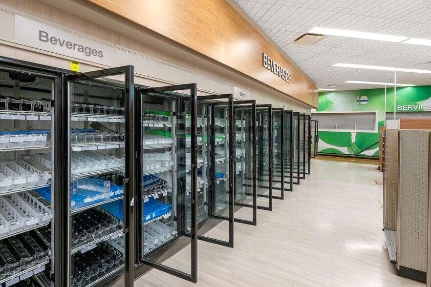 More Photos Of 195 M 66 N, Charlevoix Drugstore For Sale