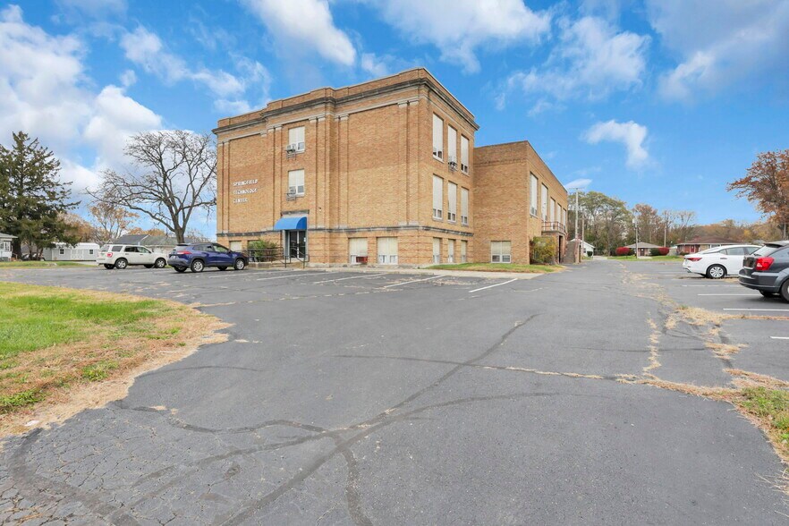 More Photos Of 300 E Auburn Ave, Springfield Office For Sale