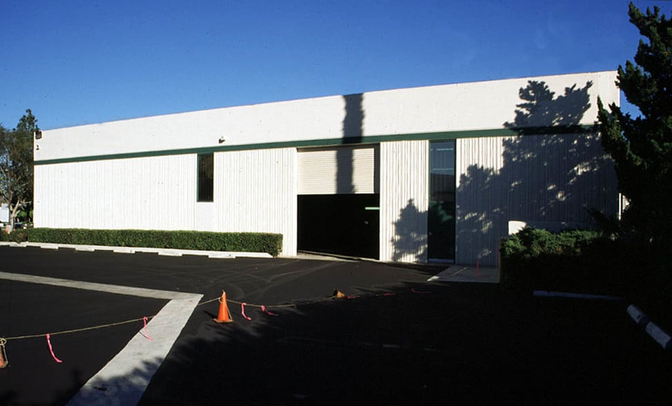 More Photos Of 6400-6405 Independence Ave, Woodland Hills Unknown For Lease