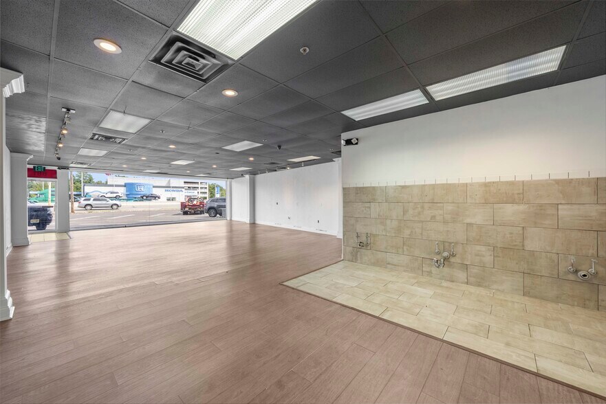 More Photos Of 679-717 State Rt 23, Pompton Plains Unknown For Lease