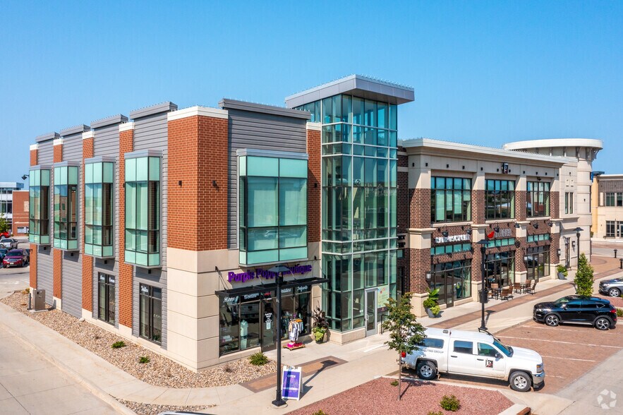 More Photos Of 1615 SW Main St, Ankeny General Retail For Lease