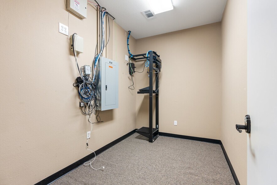 More Photos Of 18920 Freeport Dr, Montgomery Industrial For Sale