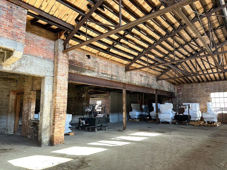 More Photos Of 343, 351 N. Mosley & 340 414 N. Rock Island, Wichita Warehouse For Sale