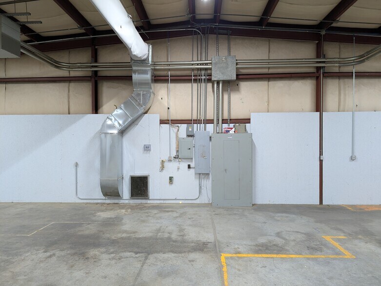 More Photos Of 4089 Pepperell Way, Dublin Manufacturing For Lease