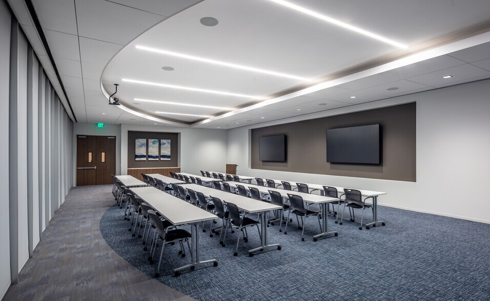 More Photos Of 4828-4888 Loop Central Dr, Houston Unknown For Lease