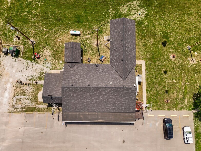 More Photos Of 24200 MO-45, Rushville Flex For Sale