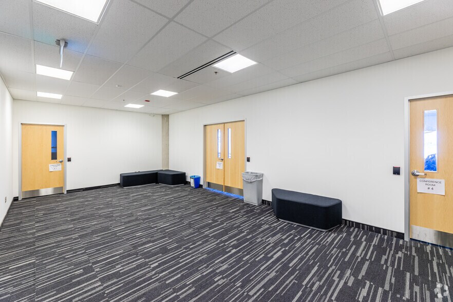 More Photos Of 770 Palladium Dr, Ottawa Office For Lease