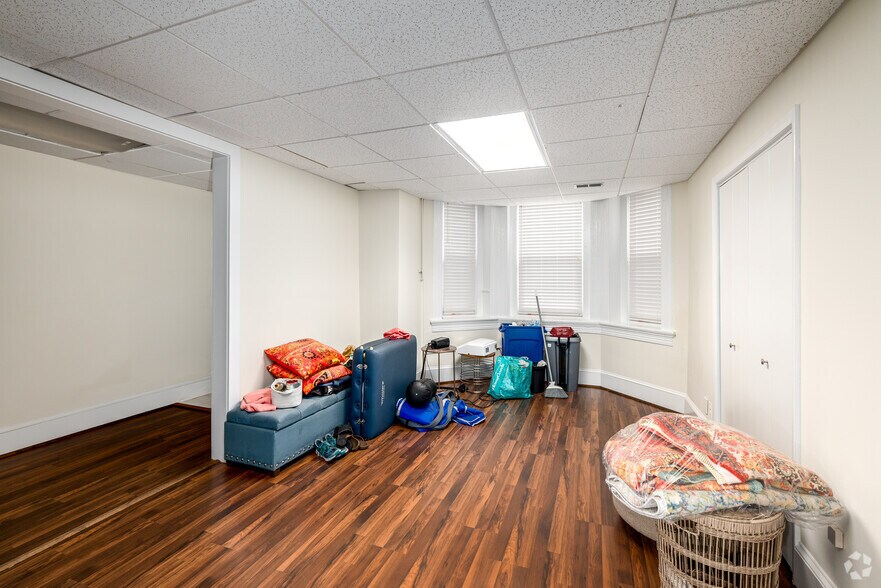 More Photos Of 1230 17th St NW, Washington Office Residential For Sale