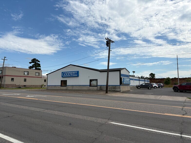 More Photos Of 1202 NW 4th St, Grand Rapids Freestanding For Sale