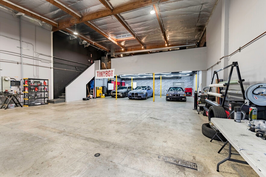 More Photos Of 23871-23899 Madison St, Torrance Showroom For Lease