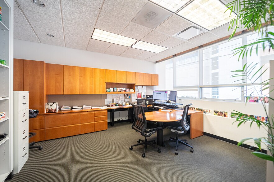 More Photos Of 409-411 Manville Rd, Pleasantville Medical For Lease