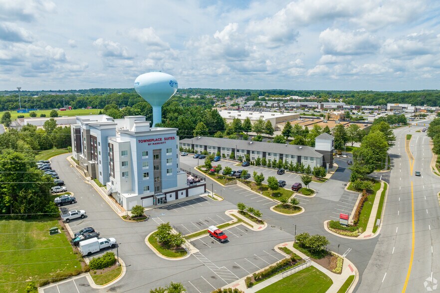 More Photos Of 14090 Shoppers Best Way, Woodbridge Hospitality For Sale