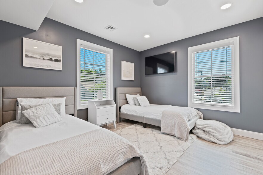 More Photos Of 44 Williams Ave, Mystic Apartments For Sale
