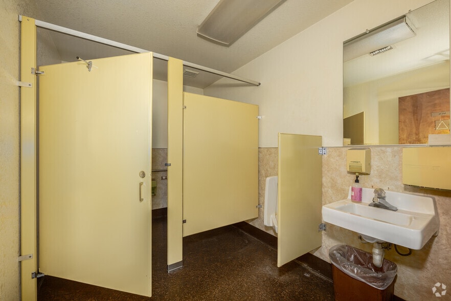 More Photos Of 3411-3419 Arden Way, Sacramento Office For Sale