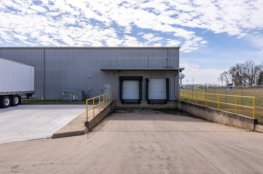 More Photos Of 135 Industrial Dr N, Madison Warehouse For Sale