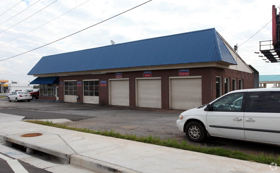 Primary Photo Of 502 Atlanta Rd, Cumming Auto Repair For Sale