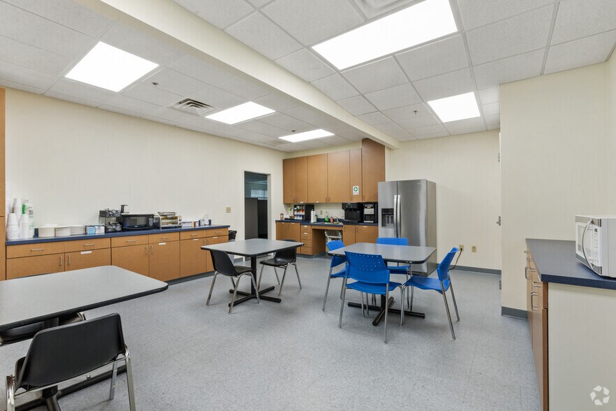 More Photos Of 2033 Corporate Dr S, Wilmington Office For Sale