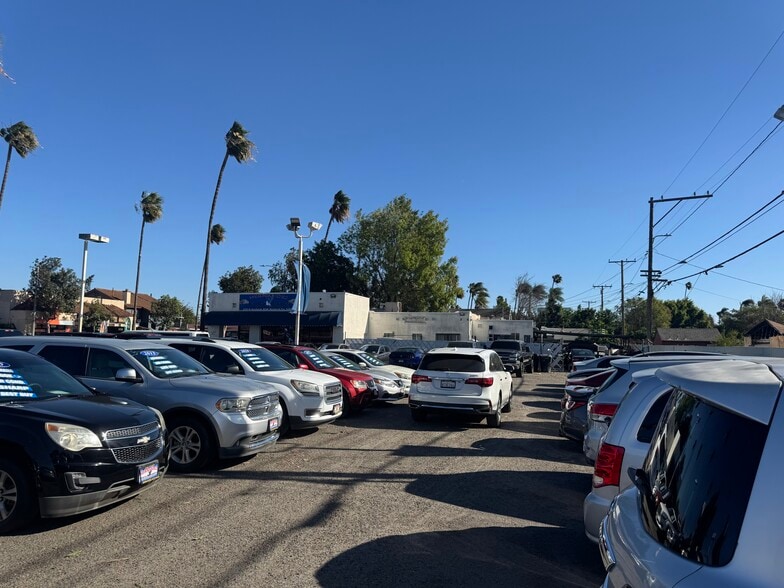 More Photos Of 619 N Anaheim Blvd, Anaheim Auto Dealership For Sale
