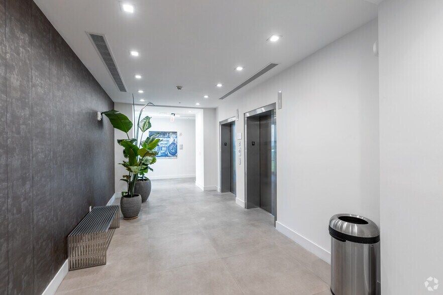 More Photos Of 800 SE 4th Ave, Hallandale Beach Office For Sale