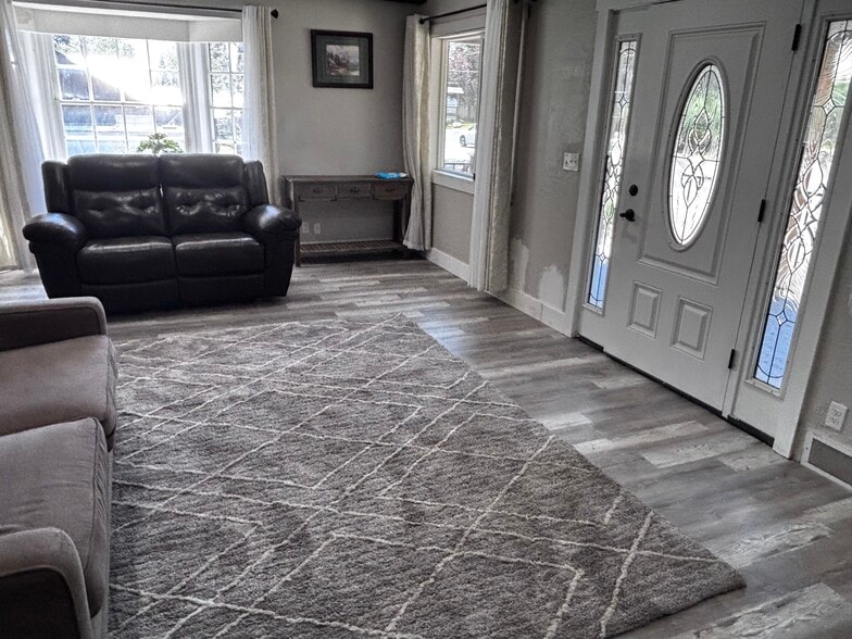 More Photos Of 305 N 3rd St, Mccall Freestanding For Sale