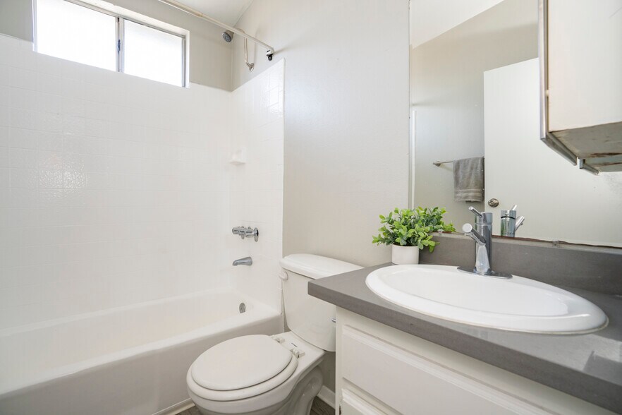 More Photos Of 117 S Avenue 64, Los Angeles Apartments For Sale