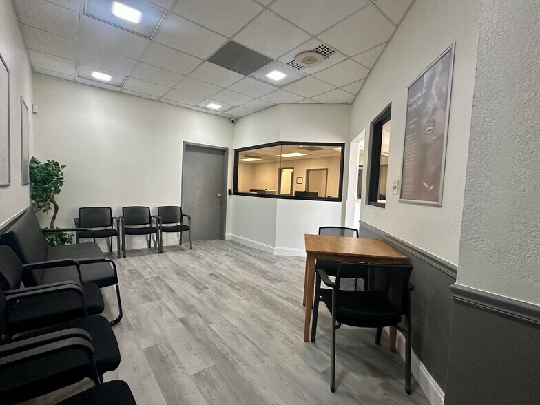 More Photos Of 7108 N Nebraska Ave, Tampa Medical For Sale