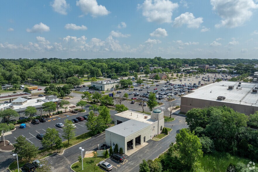 More Photos Of 2449 63rd St, Woodridge Auto Repair For Sale