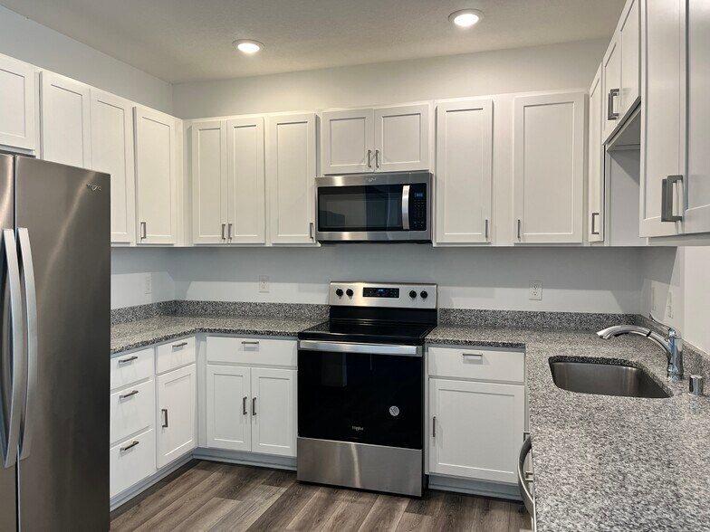 More Photos Of 1922 Wilson Ave, Saint Paul Apartments For Sale