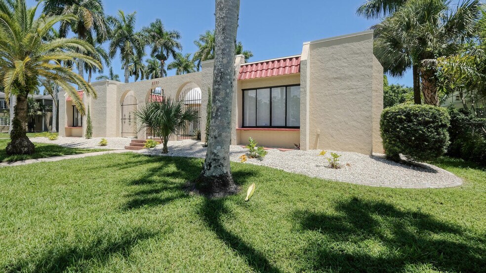 More Photos Of 2548-2550 First St, Fort Myers Loft Creative Space For Lease